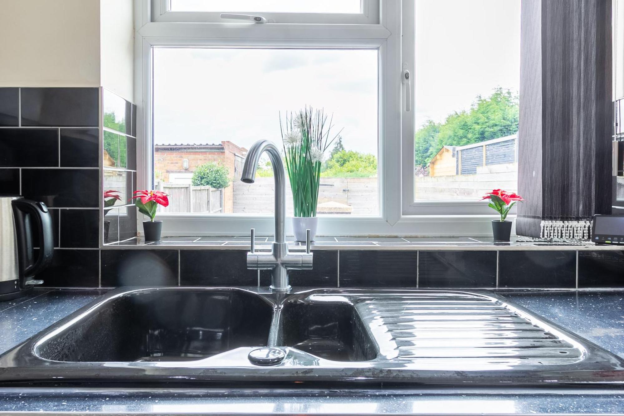 코번트리 Bathway House - Free Secured Parking And Wifi 아파트 외부 사진