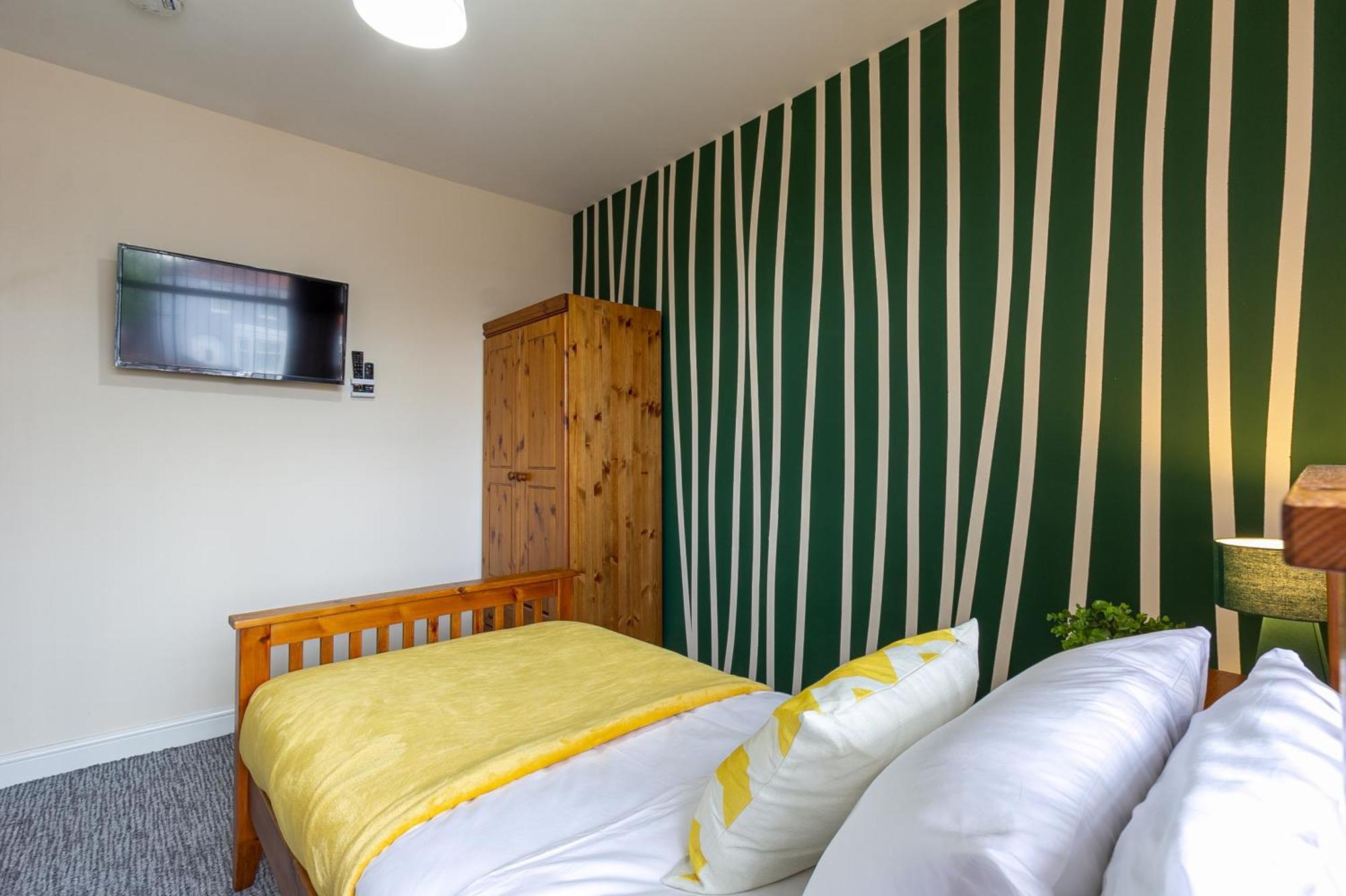 코번트리 Bathway House - Free Secured Parking And Wifi 아파트 외부 사진
