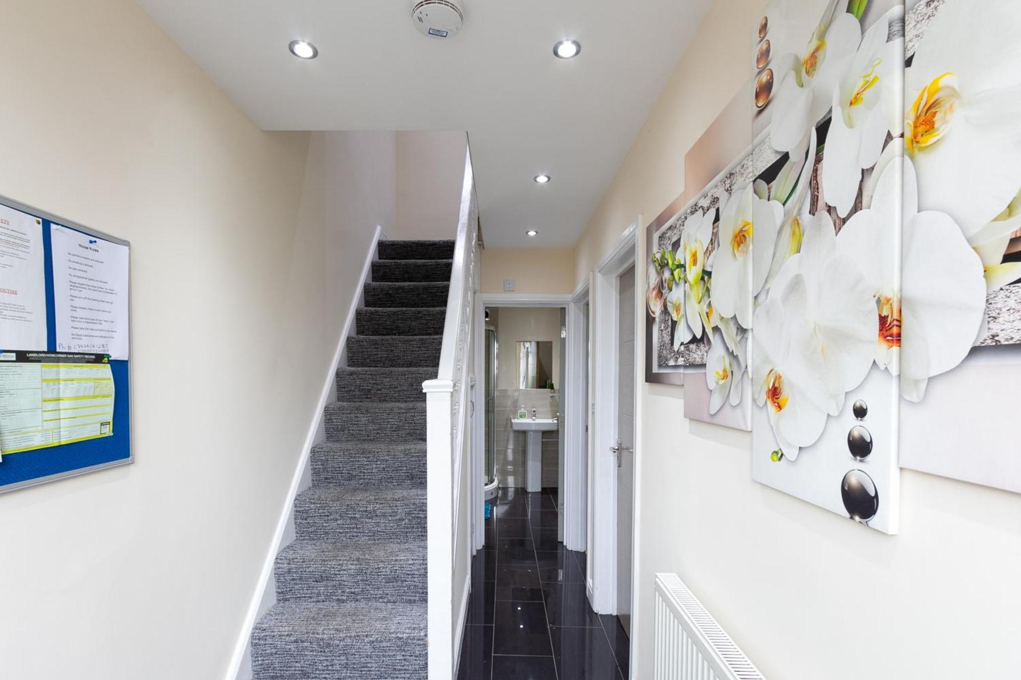 코번트리 Bathway House - Free Secured Parking And Wifi 아파트 외부 사진