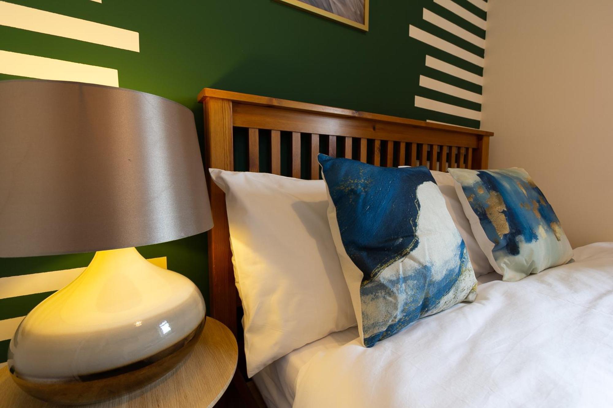 코번트리 Bathway House - Free Secured Parking And Wifi 아파트 외부 사진