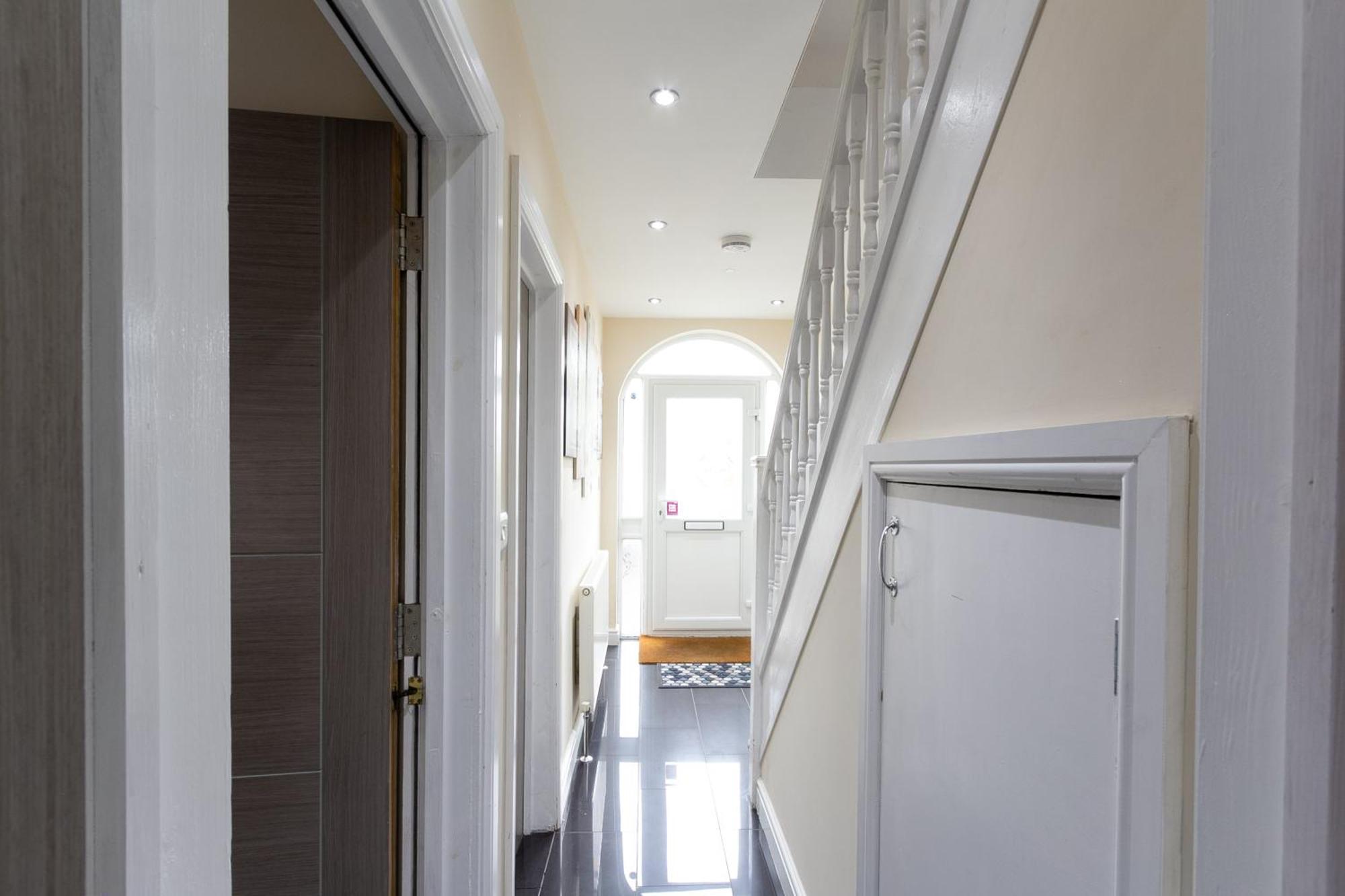코번트리 Bathway House - Free Secured Parking And Wifi 아파트 외부 사진