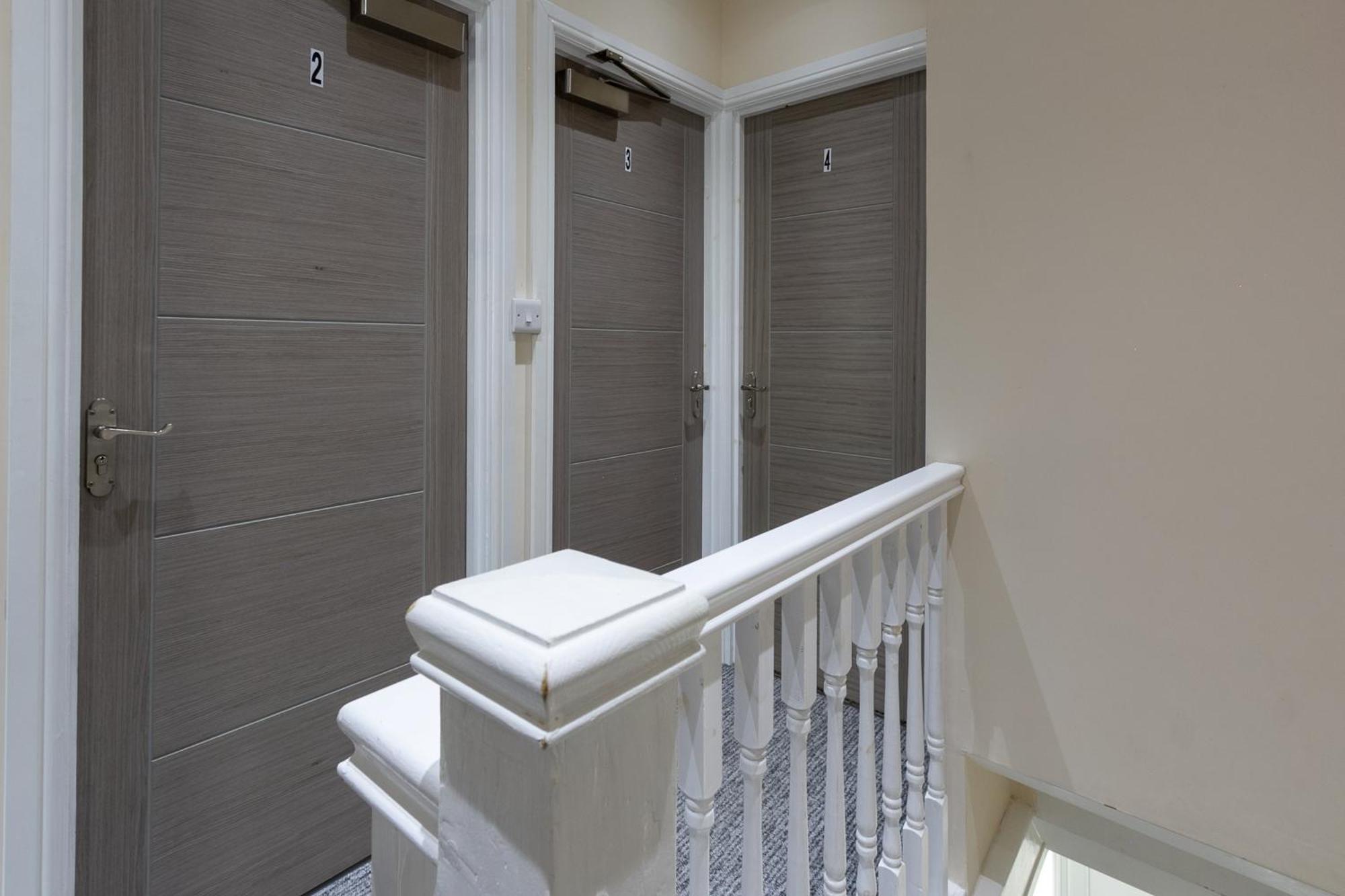 코번트리 Bathway House - Free Secured Parking And Wifi 아파트 외부 사진